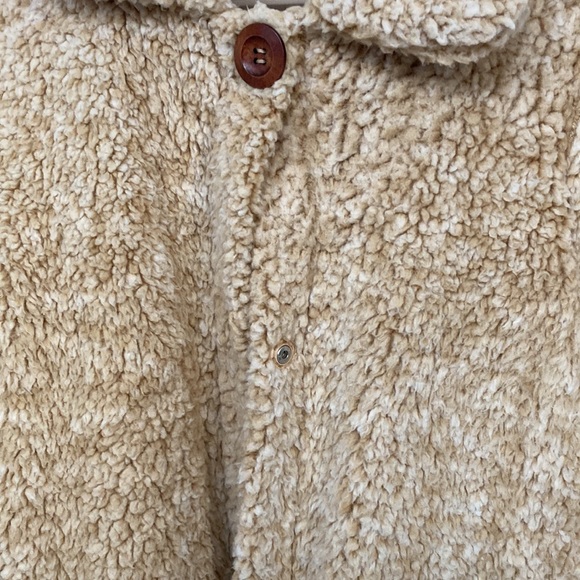 Knapp Studio Large Camel color Soft Fluffy Long Coat snap front, pockets, GUC - Picture 4 of 4